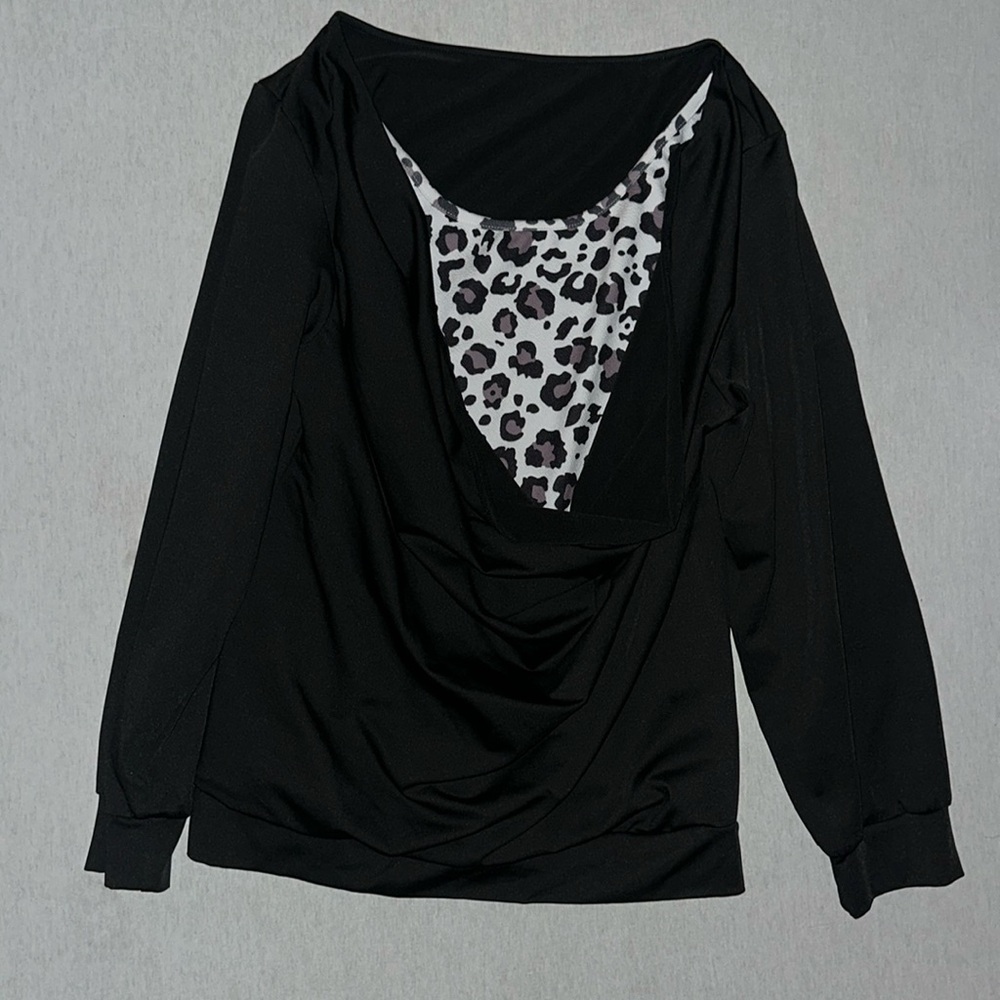 Womens Size 3X Blouse.